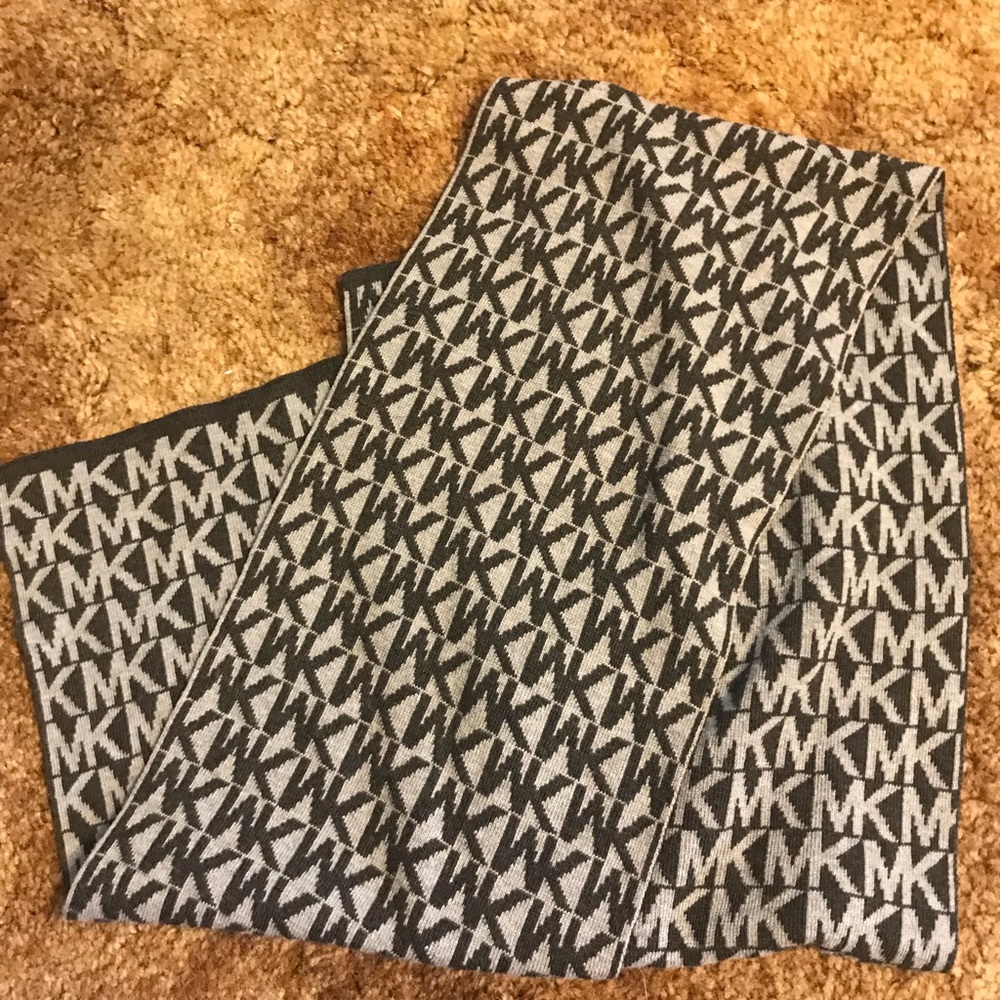 Michael Kors scarf