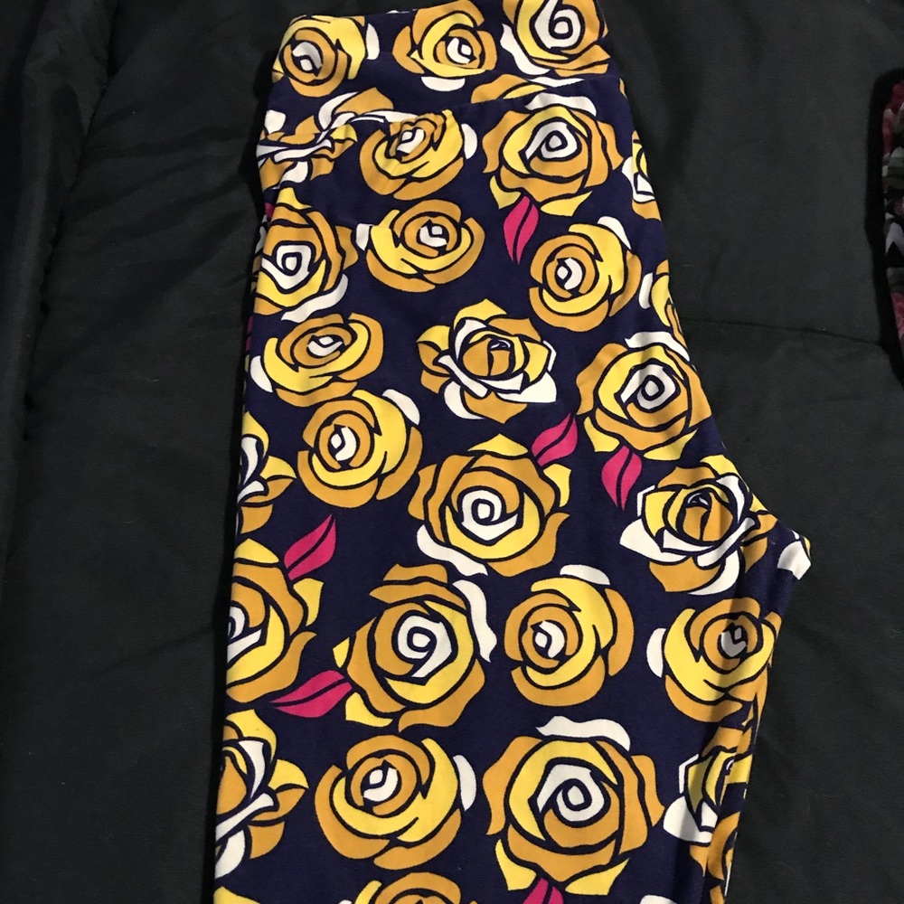 Lularoe Roses! Tall and curvy!