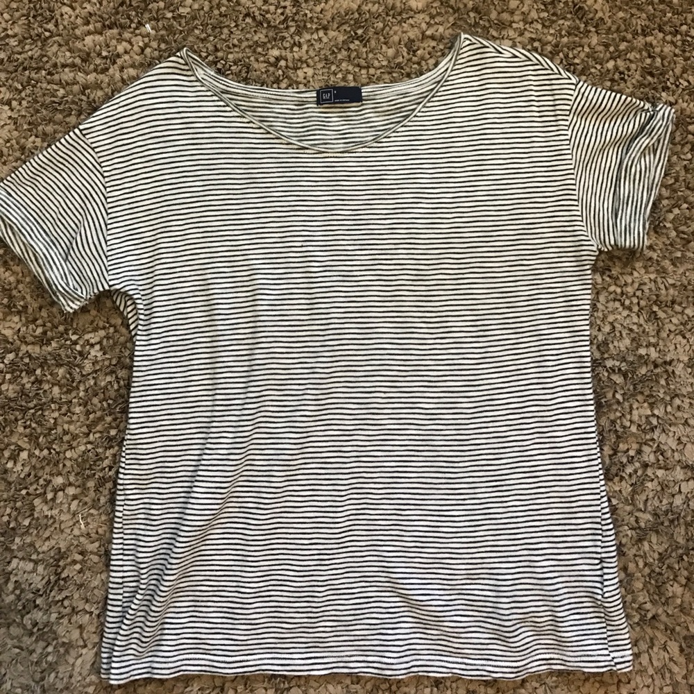 GAP Black and white striped Tee