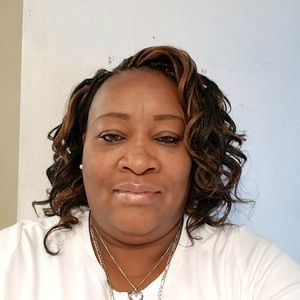 Meet your Posher, Ella