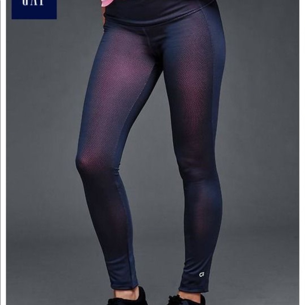 GapFit chameleon workout leggings