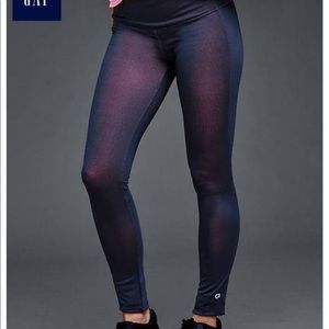 GapFit chameleon workout leggings