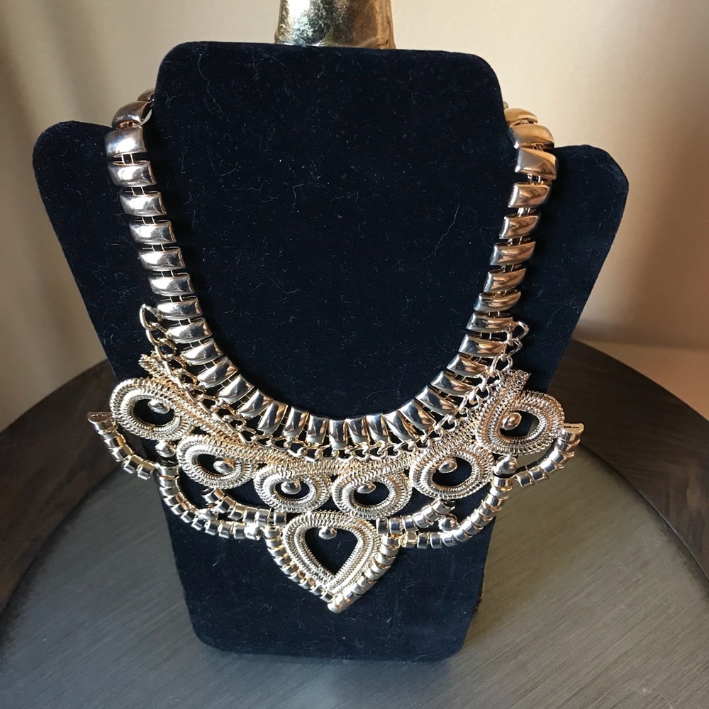 Beautiful Accent Necklace