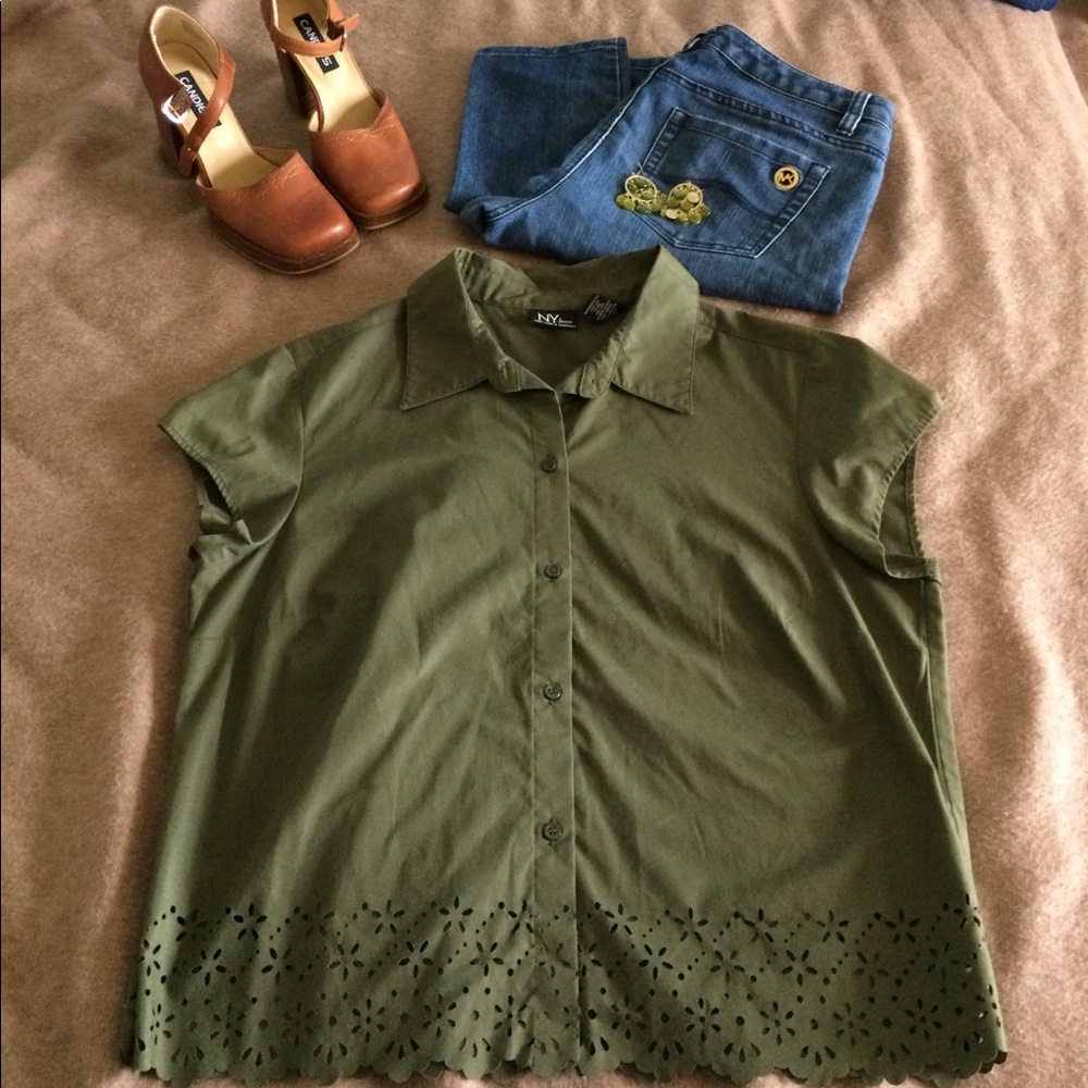 PRICE REDUCED 💰💰New York Jeans  Company crop top