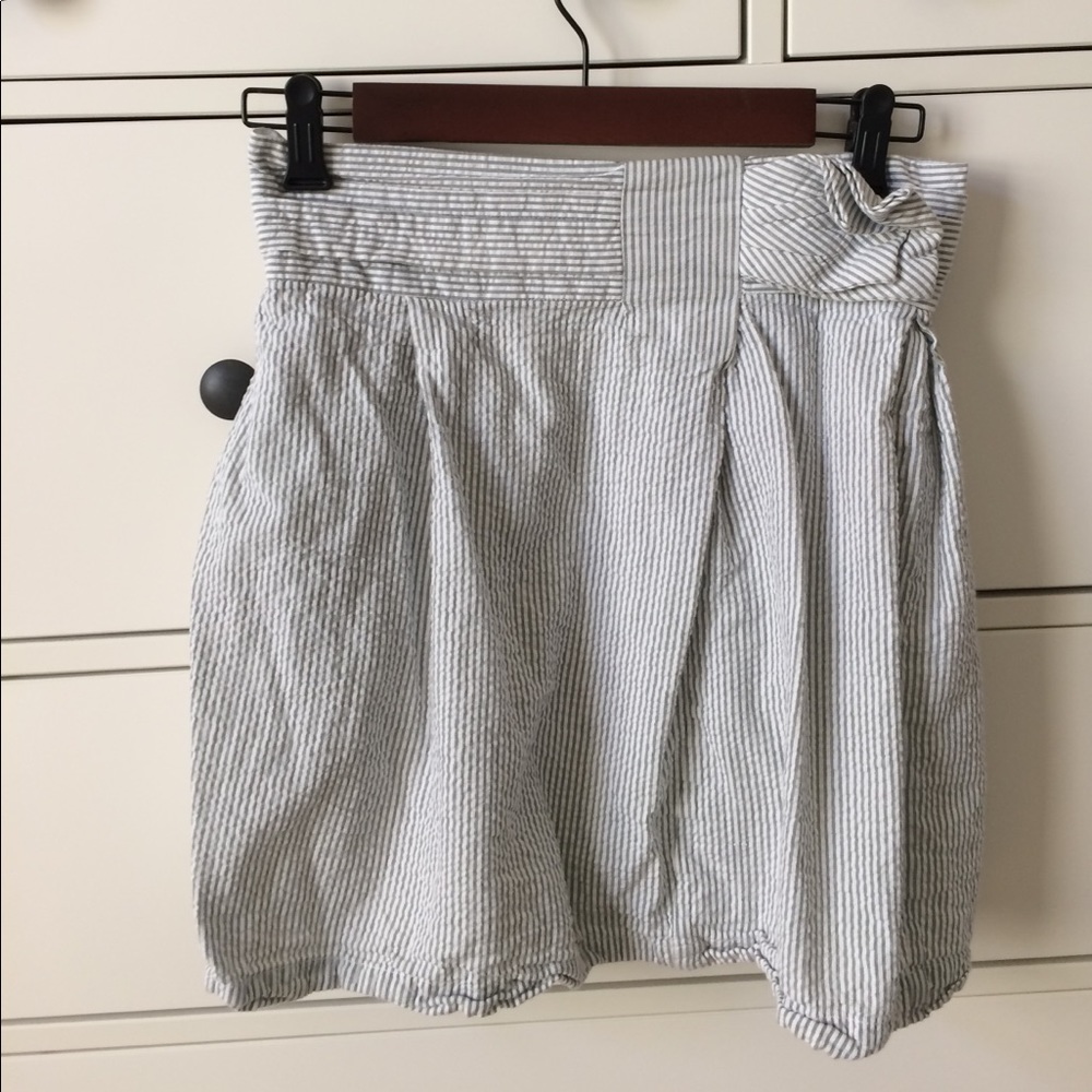 Seersucker skirt. With bow and pocket. S