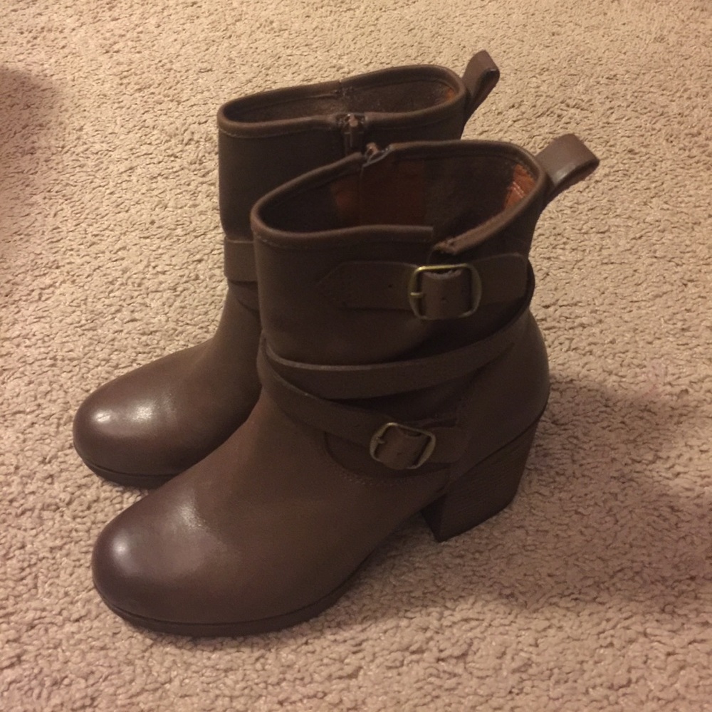 Brown Lucky brand heeled ankle boots Size 8