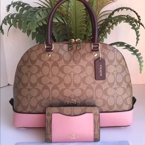 Like new Coach Large Sierra and wallet Set Like new Coach Large Sierra and wallet Set