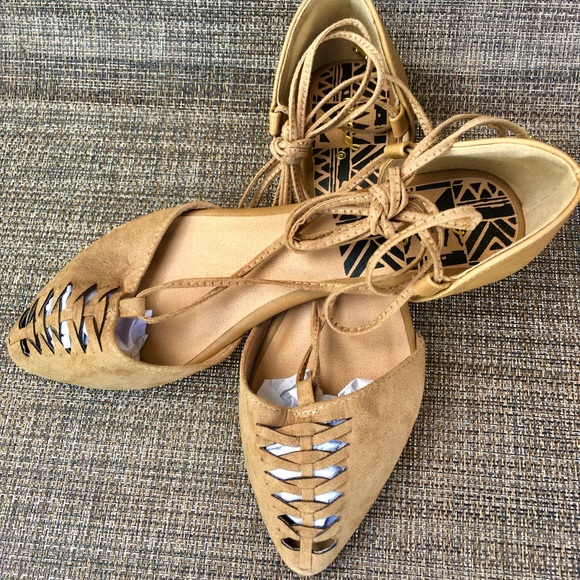 Qupid Mix Media Woven Pointy Toe D'orsay Lace Up - Picture 4 of 4