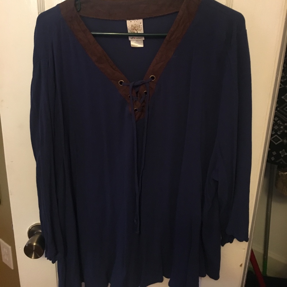 Women’s shirt size 3x