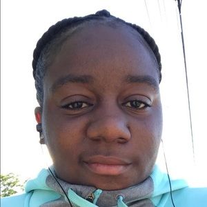 Meet your Posher, Edqueenia