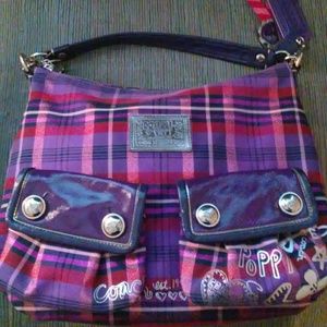 Like new limited edition Coach poppy purse. Like new limited edition Coach poppy purse.