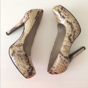 Gianni Bini Snakeskin Pump, 7