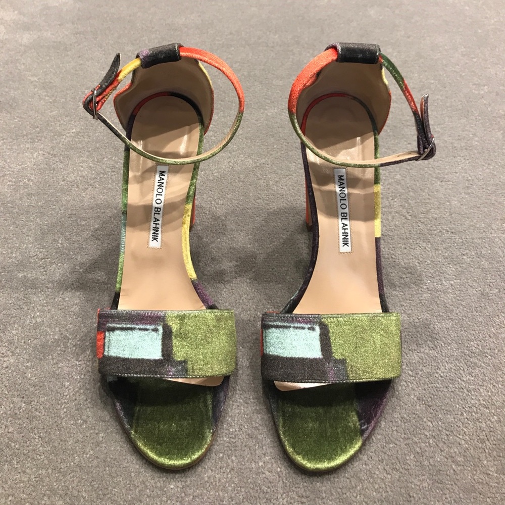 Manolo Blahnik Velvet Lauratopri Sandals
