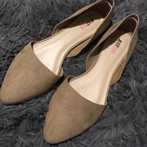 Tan flats