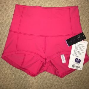 Lululemon wunder short 2” size 6