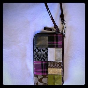 💓💓 Coach Patchwork Wristlet💓💓 💓💓 Coach Patchwork Wristlet💓💓