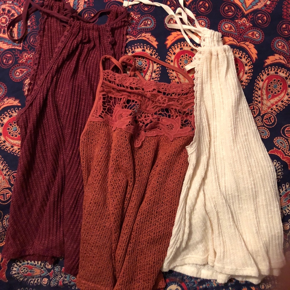 *SOLD!* 3cute tops!