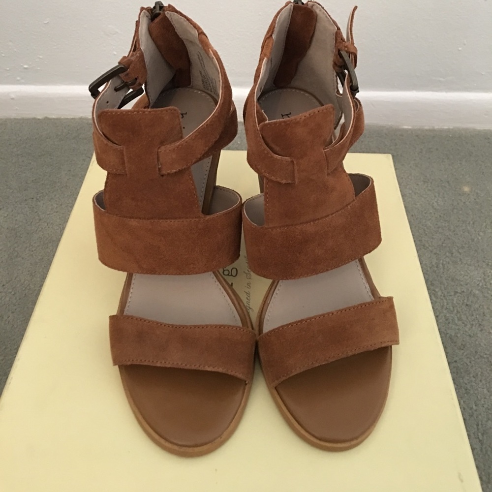 Hinge Cora' Block Heel Sandal - Size: 4