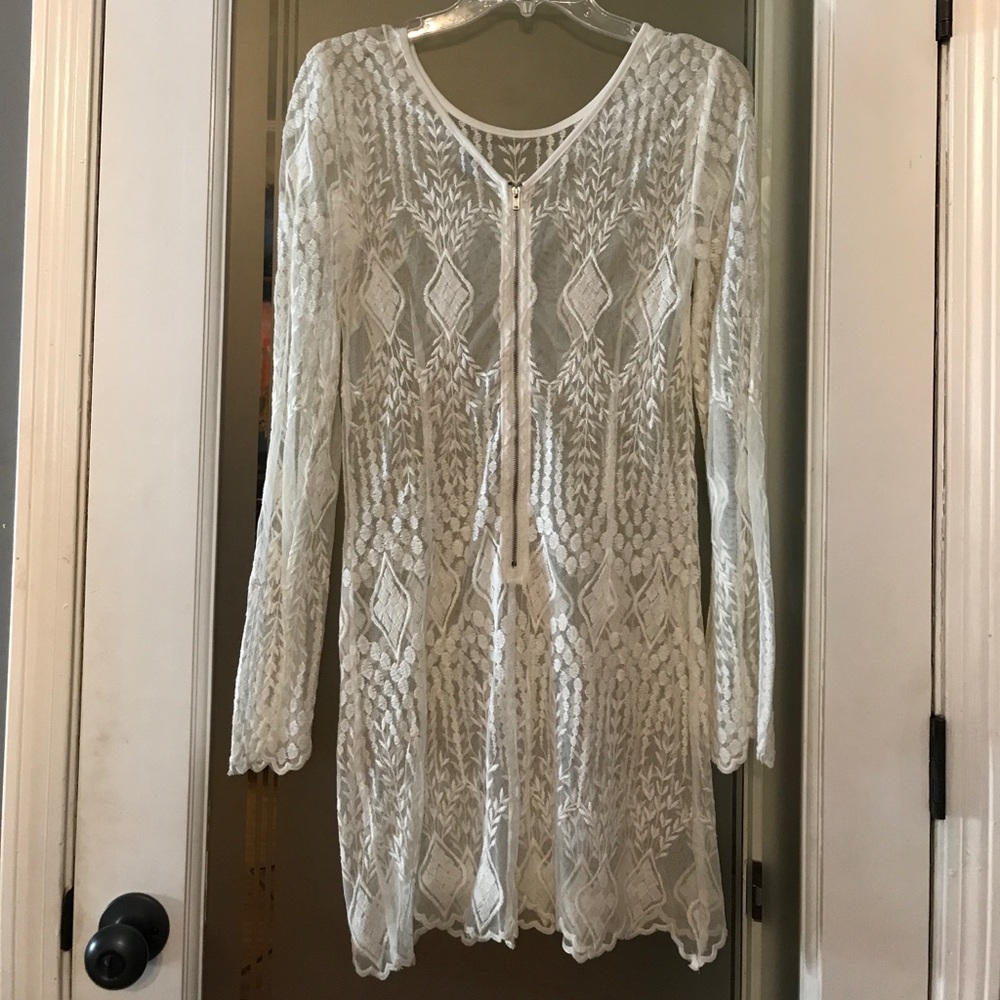 IVORY LACE DRESS - Picture 3 of 4