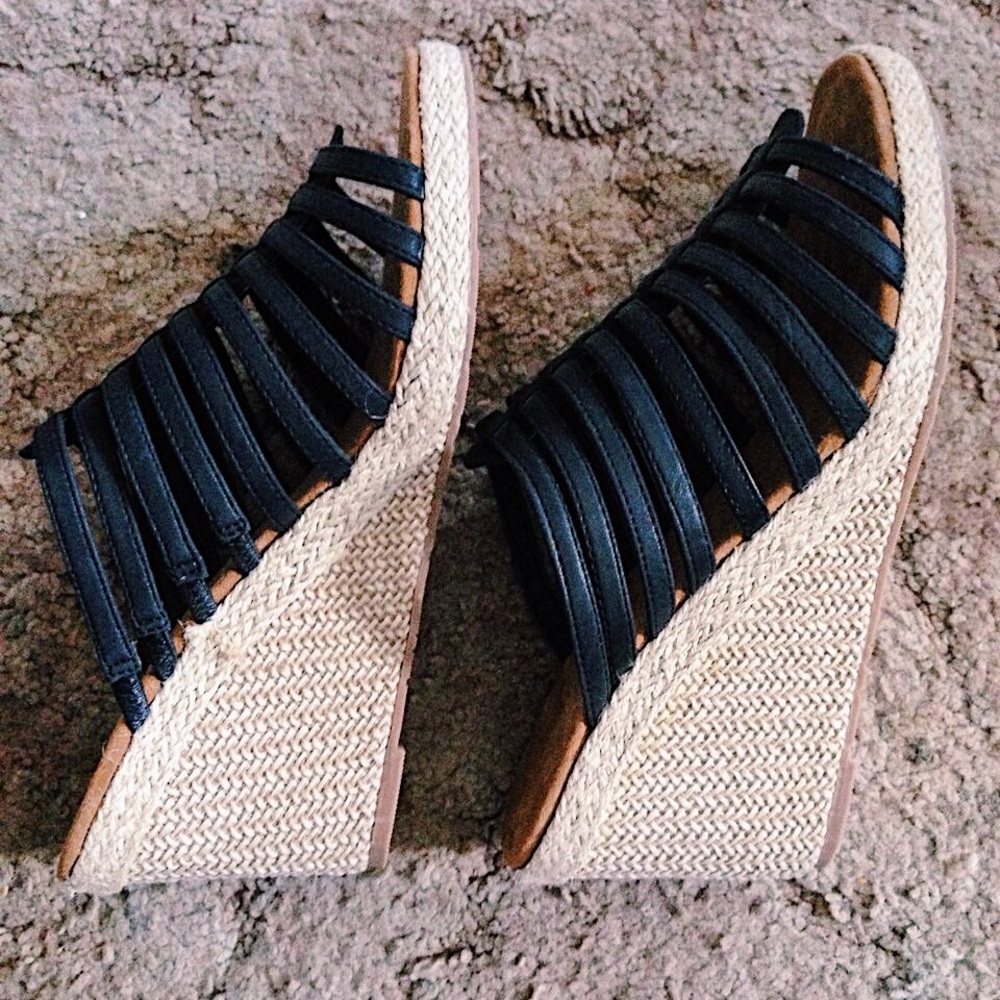 Bearpaw Flora Shoes NWOT