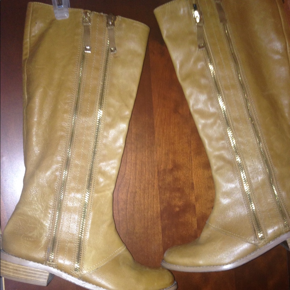 Brown boots great for the winter time