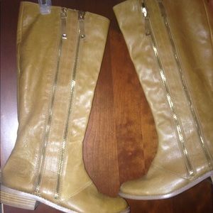 Brown boots great for the winter time