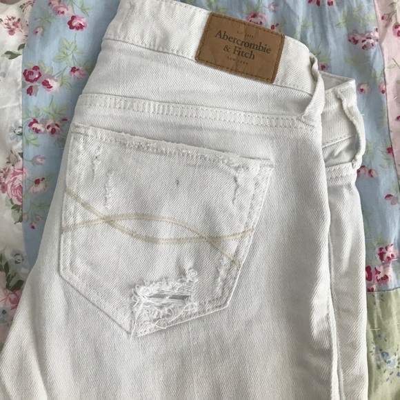Abercrombie and Fitch - white jean - Picture 3 of 3