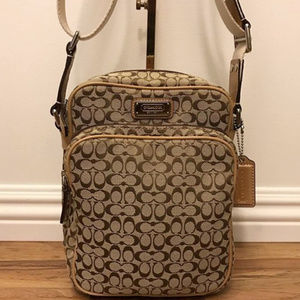 🎍SALE🎍Coach🎍Khaki🎍Signature🎍Bag🎍 🎍SALE🎍Coach🎍Khaki🎍Signature🎍Bag🎍