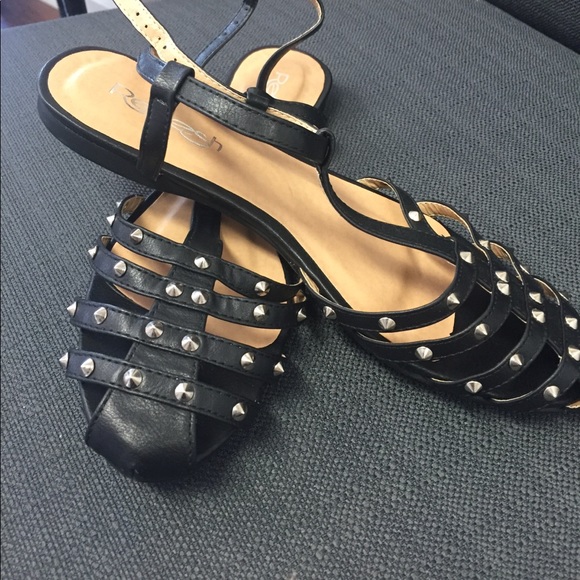 Flats - Picture 2 of 2