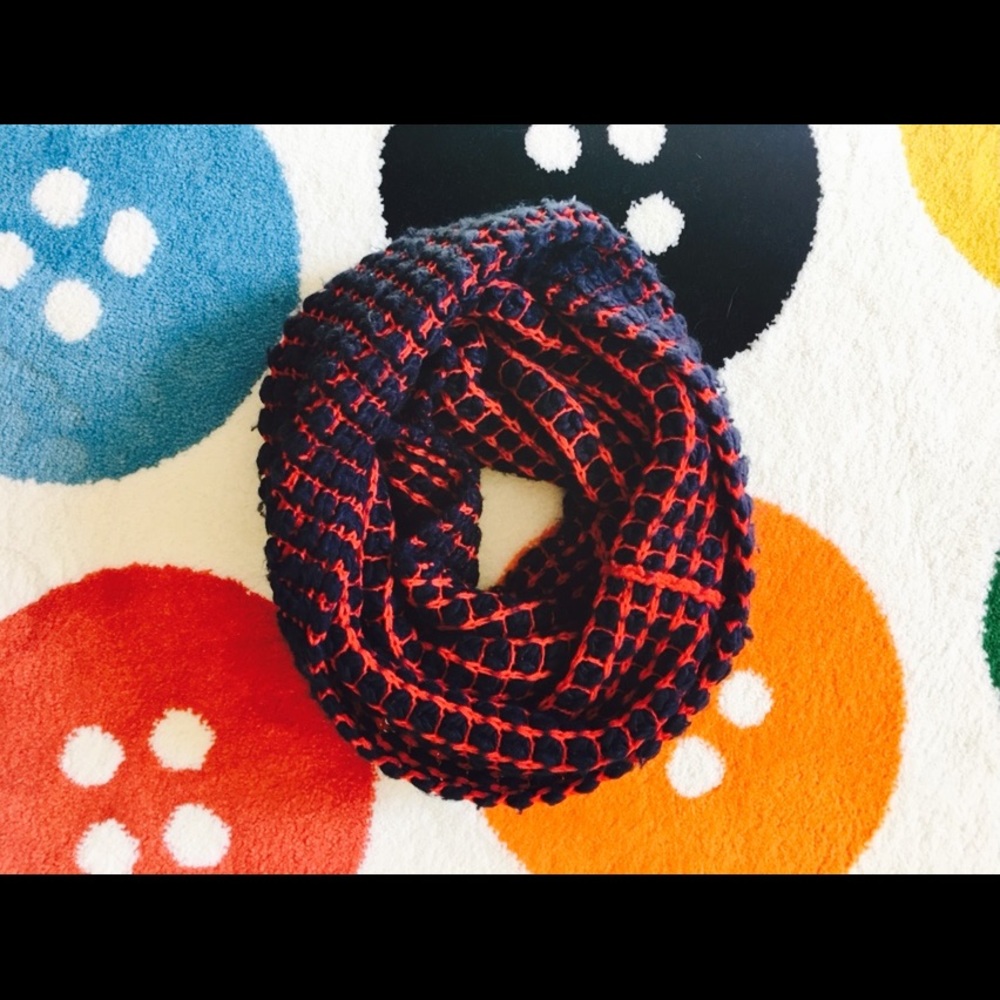GAP blue/red two sides loop scarf