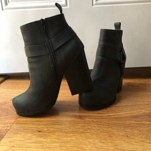 Nasty Gal x Jeffrey Campbell