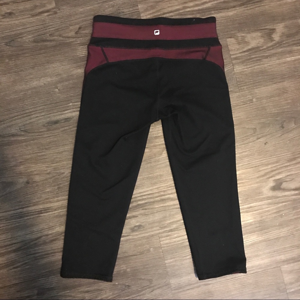 Fabletics XSmall Black Capri Yoga Pants Leggings