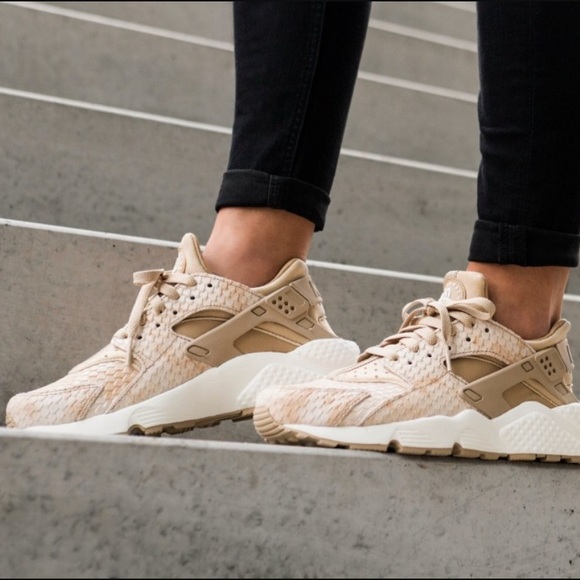 nike wmns air huarache run prm