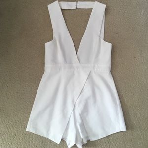 FINDERS KEEPERS ROMPER XS WHITE FINDERS KEEPERS ROMPER XS WHITE