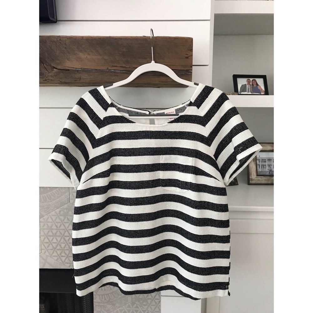 Black and white target top