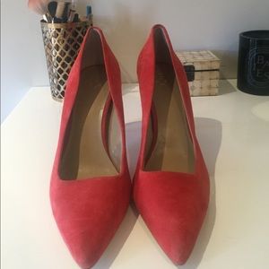 Ann Taylor coral suede pumps