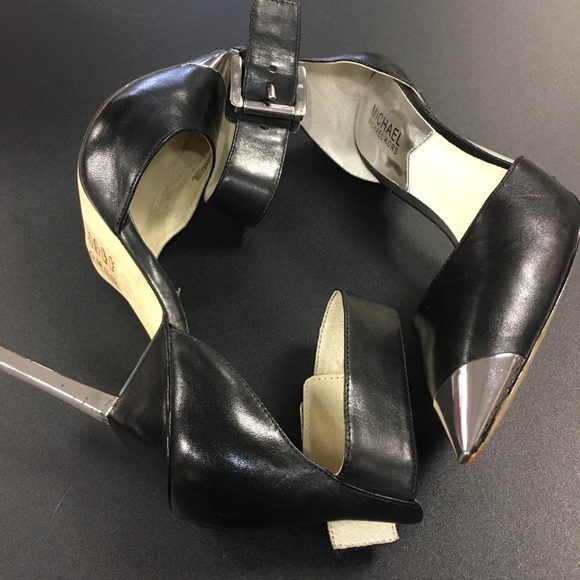 🔥MICHAEL KORS HEELS - Picture 3 of 6