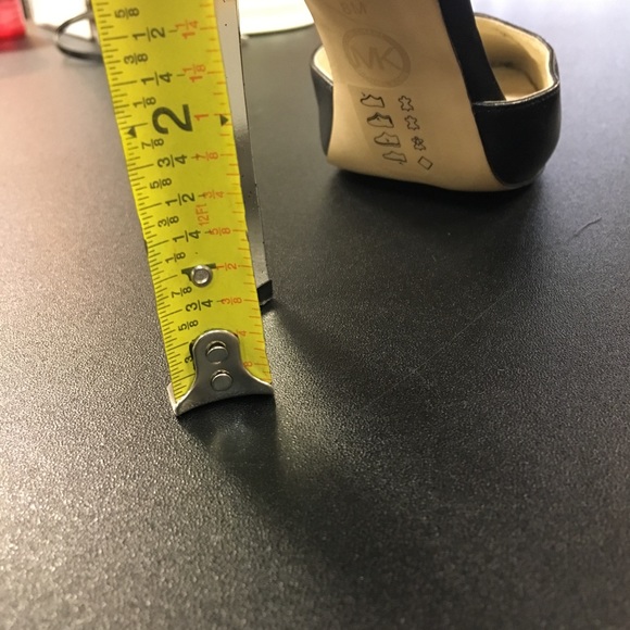 🔥MICHAEL KORS HEELS - Picture 4 of 6