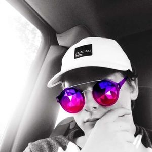 Meet your Posher, Collin