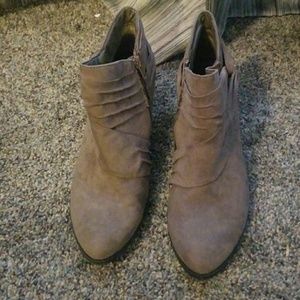 Laura Ashley light brown Ankle booties