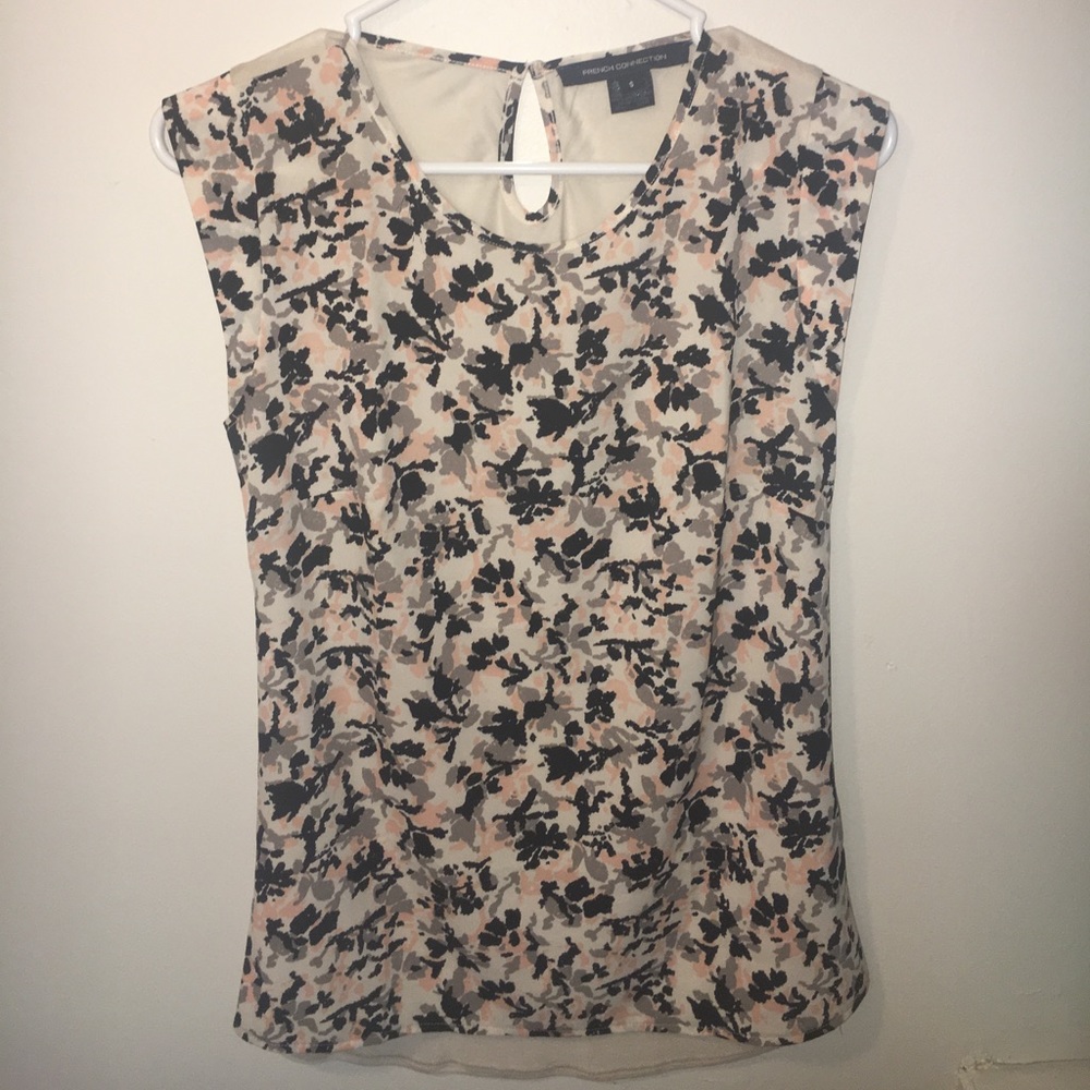 Patterned dressy shirt. Size small. Good condition