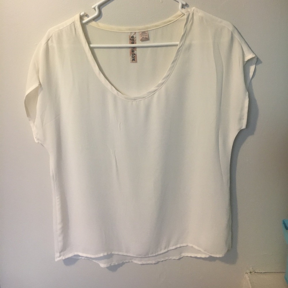 Eyeshadow Flowy offwhite shirt. Size small