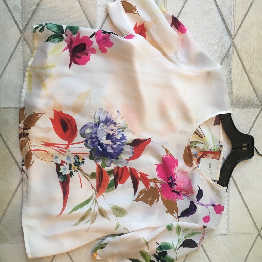 Short sleeve silk top