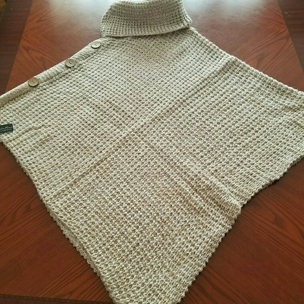 Turtleneck Knit Poncho - Picture 6 of 6