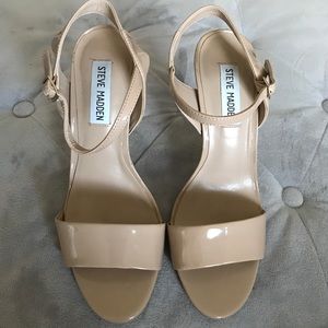 Steve Madden nude patent strap heel size 7