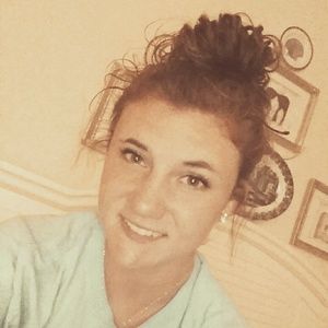 Meet your Posher, Chloe