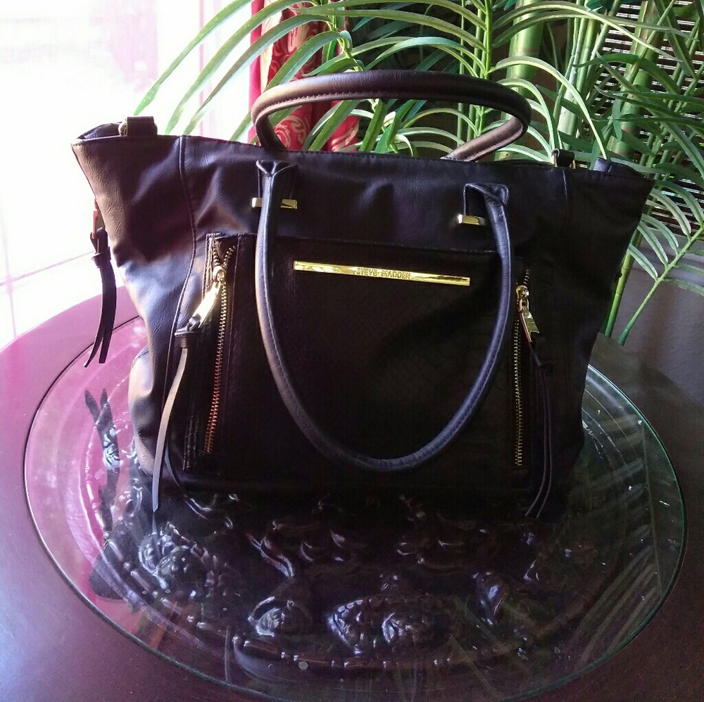 STEVE MADDEN BLACK PURSE