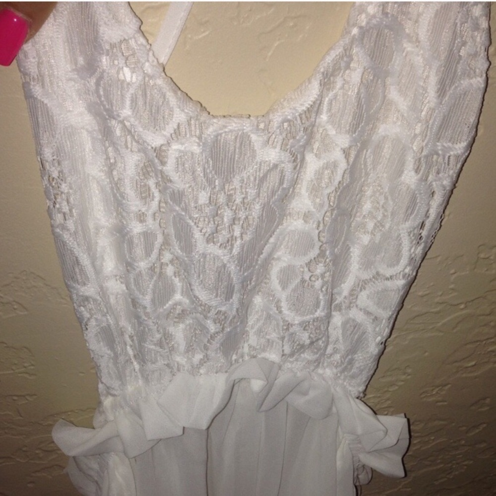 Gorgeous lace backless gown