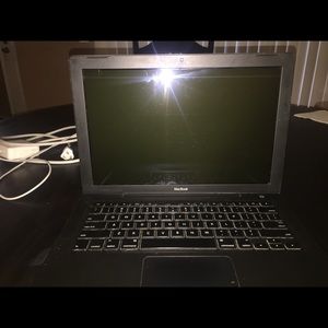 2009 ALL black MacBook