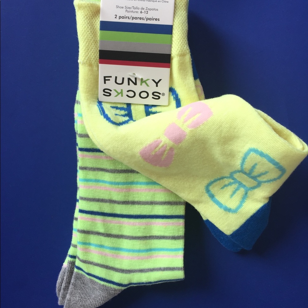 New with tags 2pack FUNKY socks. shoe size 6-12
